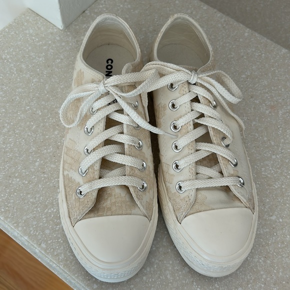 Converse Chuck Taylor All Star Lift Platform Tonal Embroidery  Shoe Size 8 🤍❤️ - Picture 6 of 17